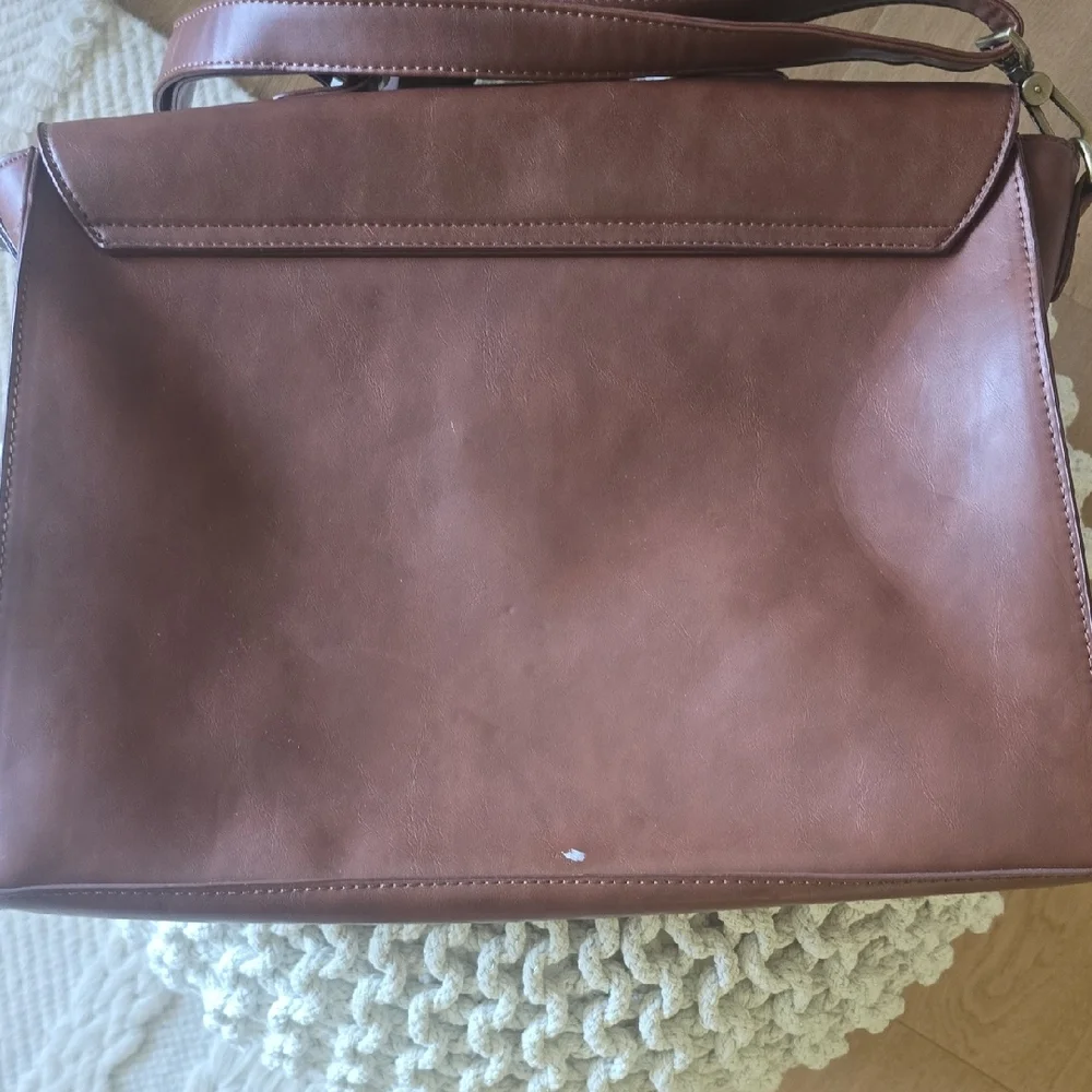 Elegant Brown Handbag - Picture 5 of 6